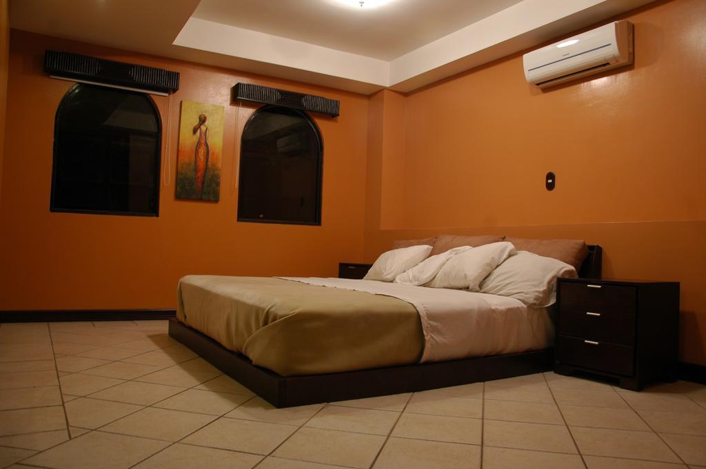 Alajuela Backpackers Airport Hostel Dış mekan fotoğraf