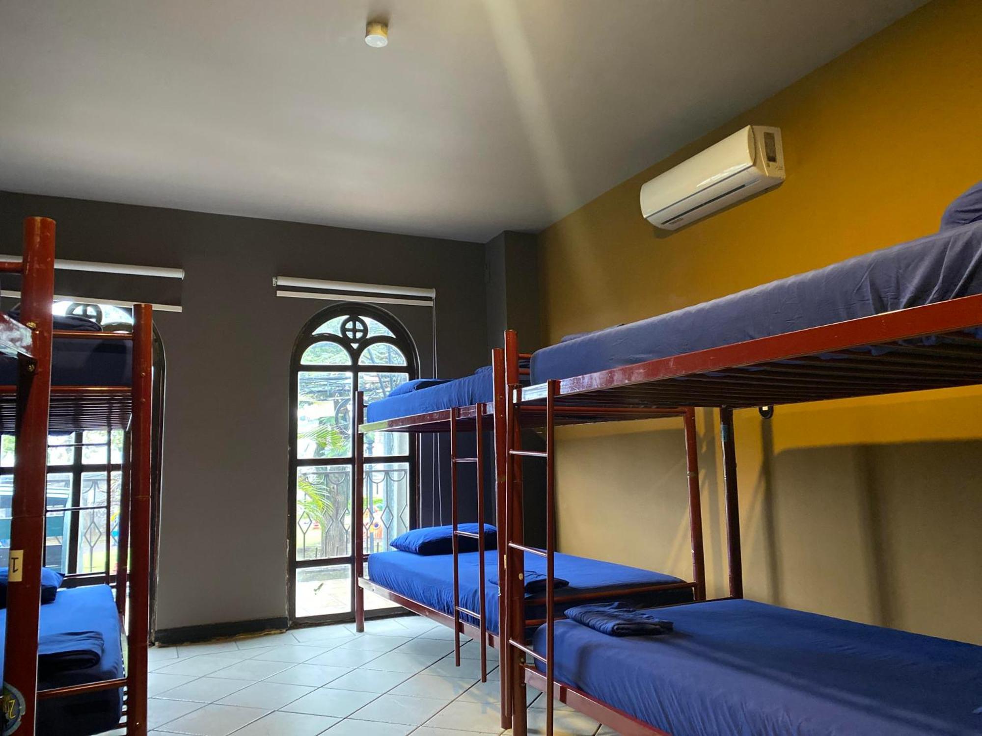 Alajuela Backpackers Airport Hostel Dış mekan fotoğraf