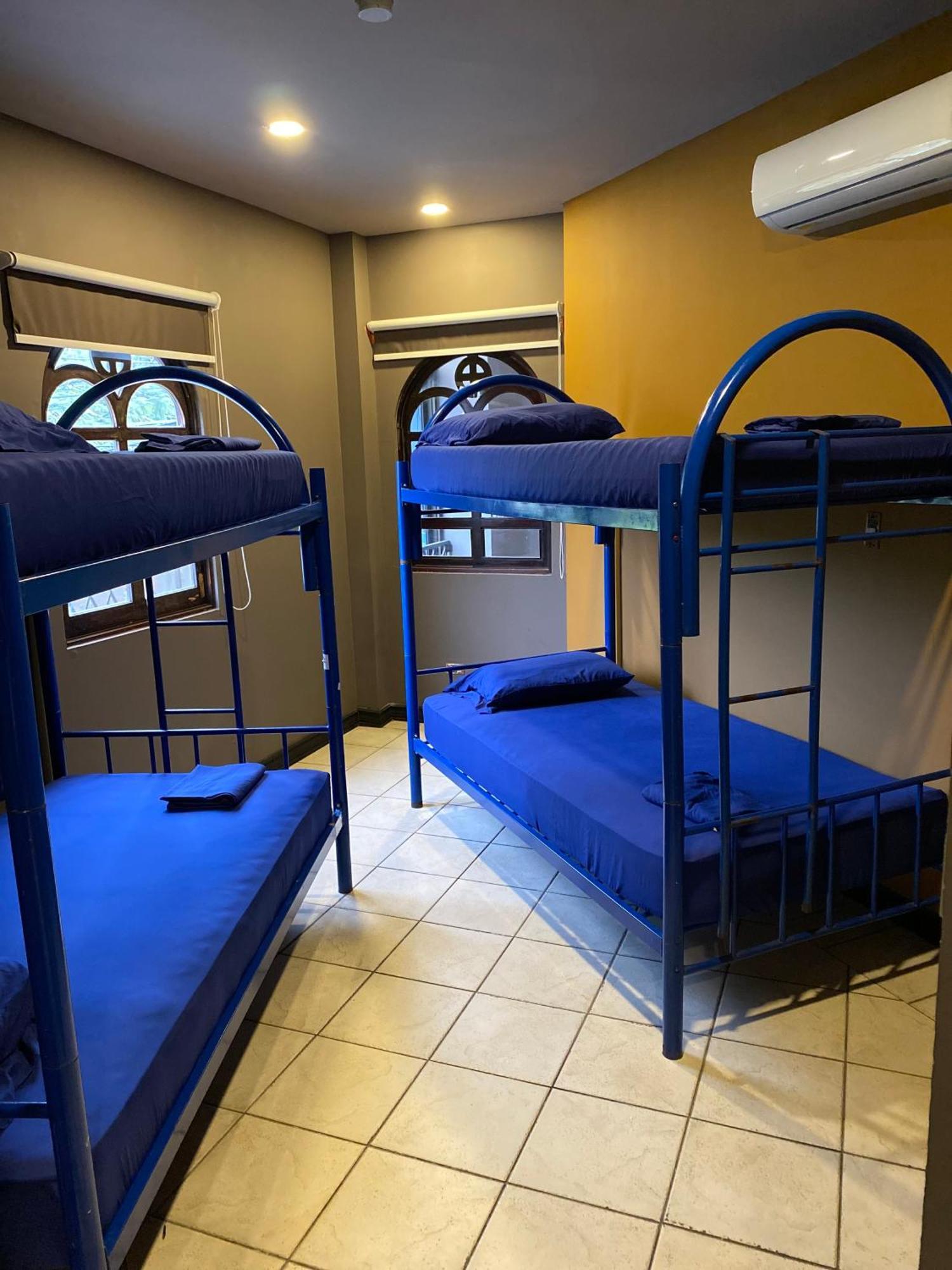 Alajuela Backpackers Airport Hostel Dış mekan fotoğraf