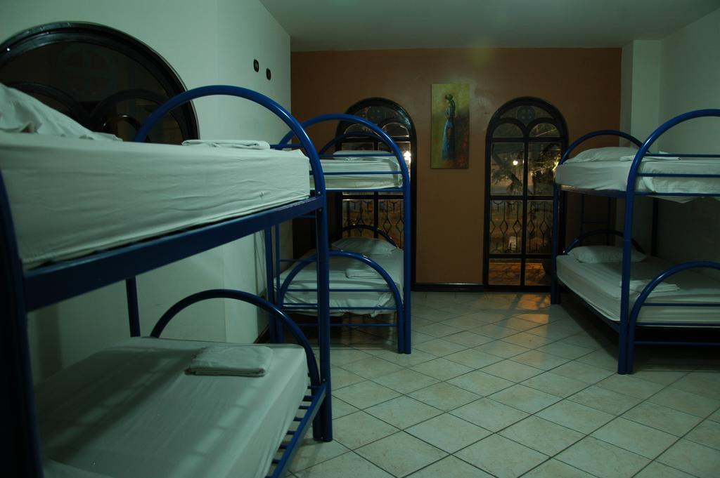 Alajuela Backpackers Airport Hostel Oda fotoğraf